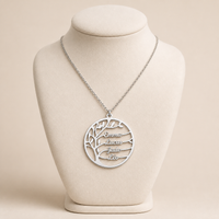Thumbnail for Collier Arbre de Vie personnalisable présenté en vue portée