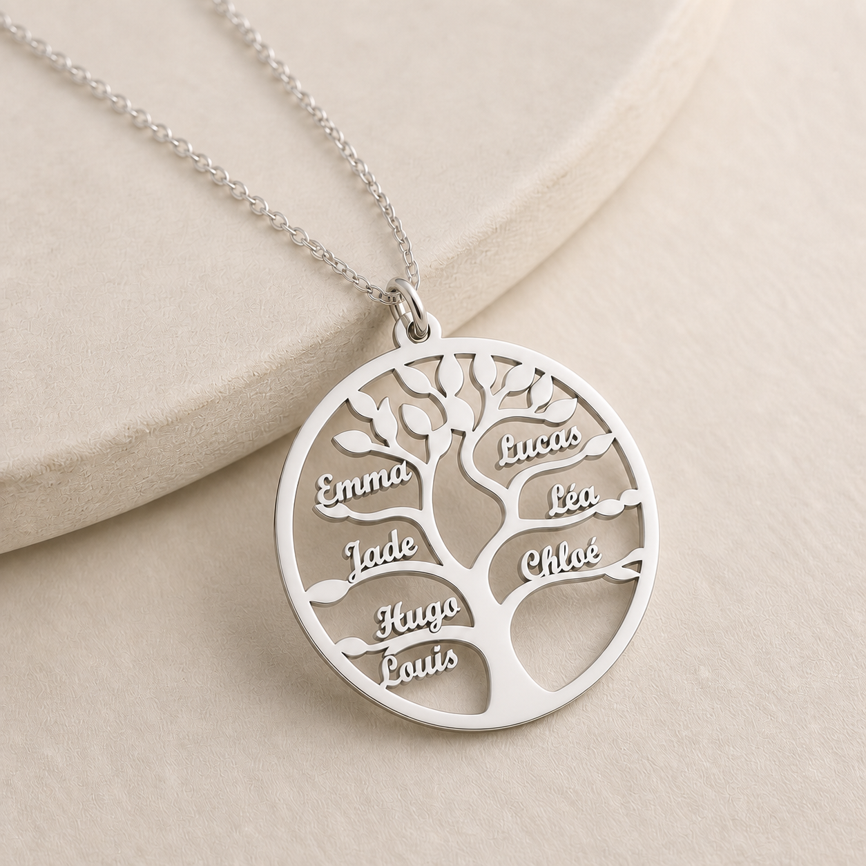 Vue alternative du collier Arbre de Vie personnalisable avec prénoms français