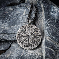 Thumbnail for Collier Vegvisir en Pierre